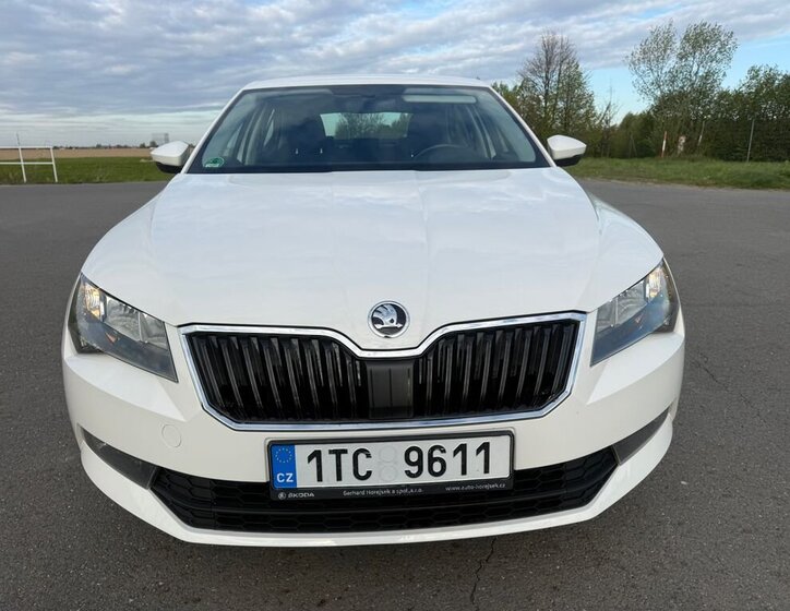 Škoda Superb Sedan / Limuzína 2,0 l 110 kw