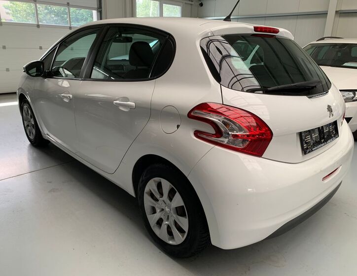 Peugeot 208 4