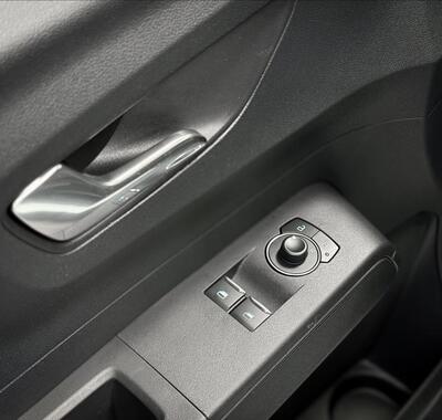 Ford Transit Courier 12