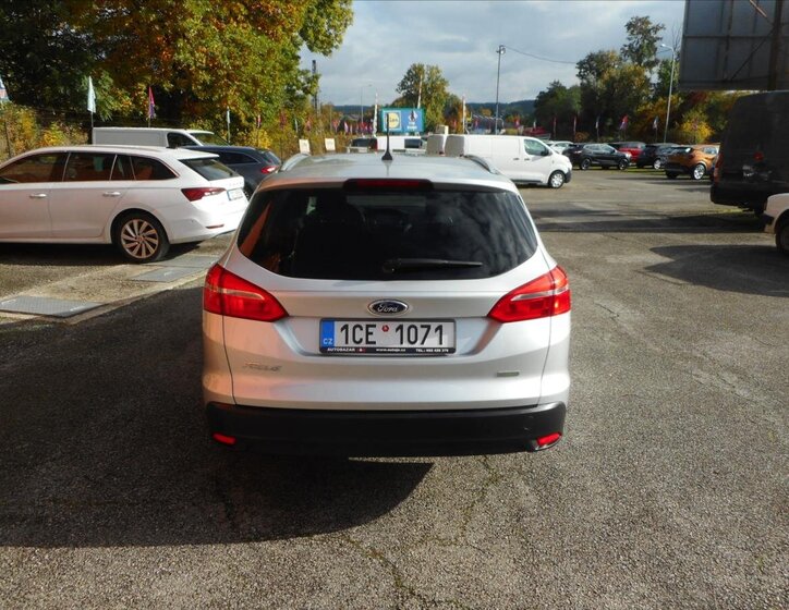 Ford Focus Kombi 999,0 92 kw