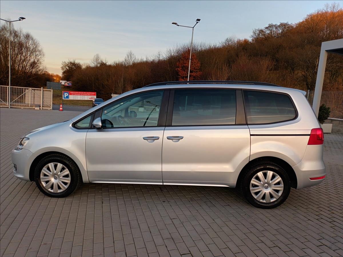 Volkswagen Sharan MPV 2,0 l 103 kw