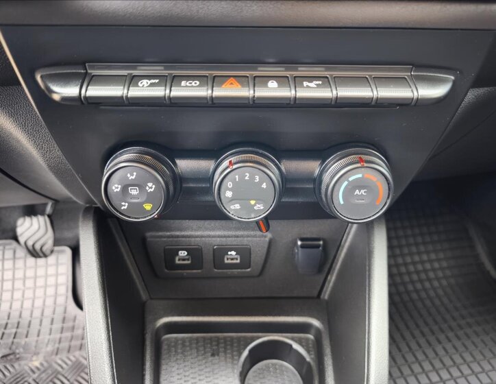 Dacia Duster SUV 999,0 67 kw