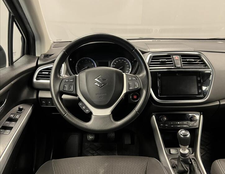 Suzuki SX4 S-Cross 5