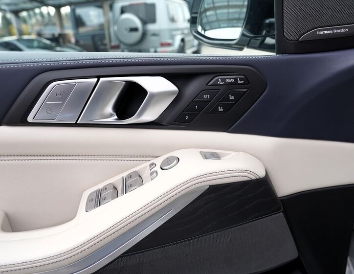 BMW X7 SUV / Terénní 3,0 l 250 kw