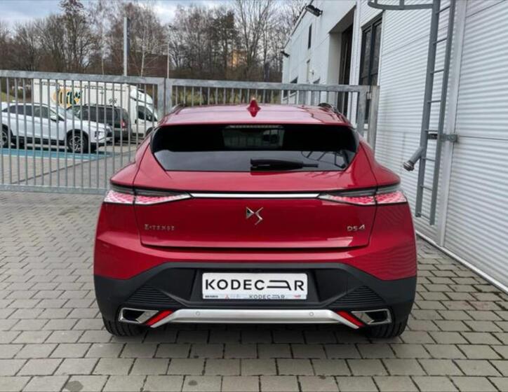 DS Automobiles DS4 5