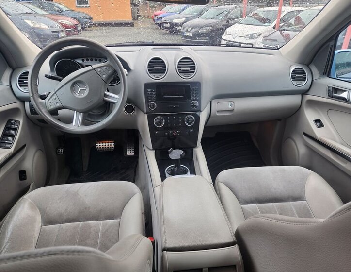 Mercedes-Benz Třídy M SUV / Terénní 3,5 l 200 kw