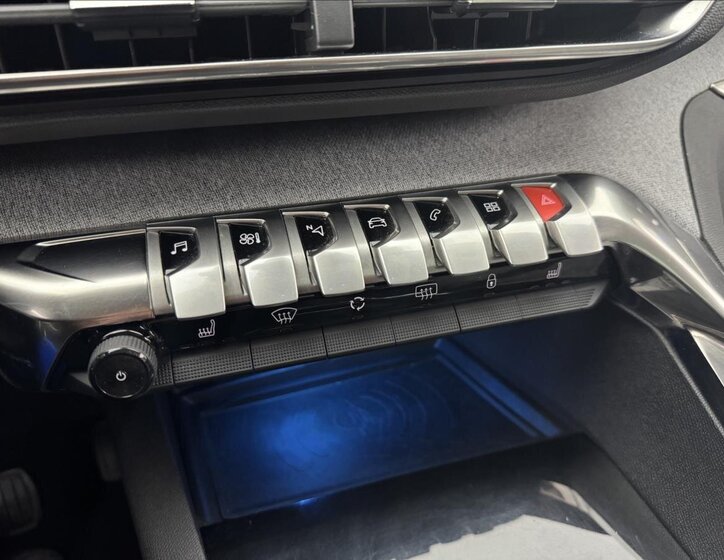 Peugeot 3008 SUV / Terénní 1,2 l 96 kw