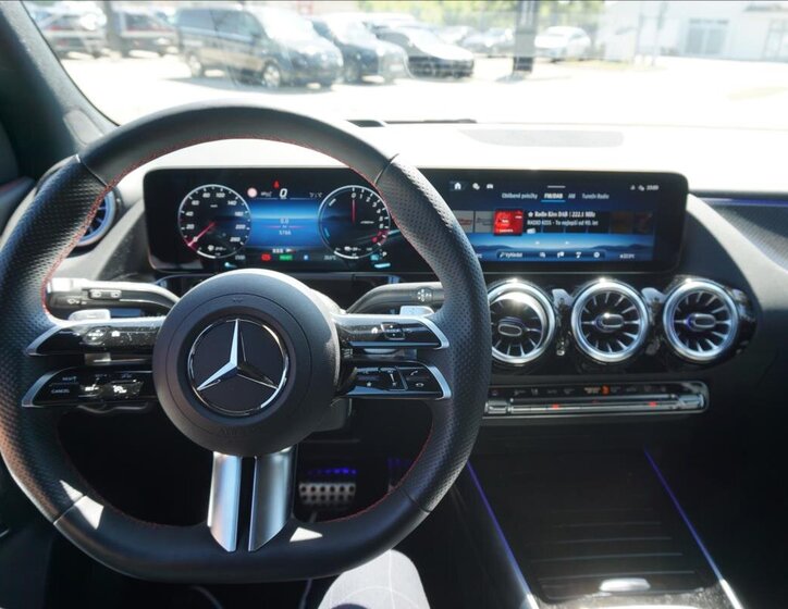 Mercedes-Benz GLA SUV 1,3 l 120 kw