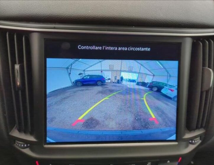 Maserati Levante SUV / Terénní 2,0 l 243 kw