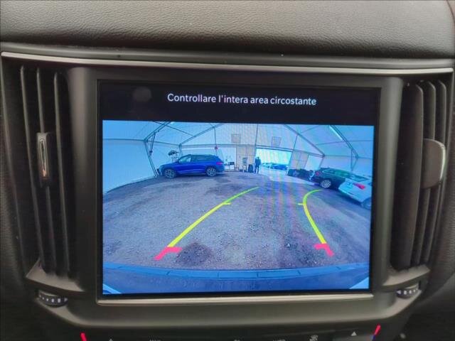 Maserati Levante SUV / Terénní 2,0 l 243 kw