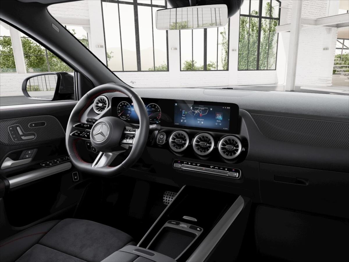Mercedes-Benz GLA SUV / Terénní 1,3 l 120 kw