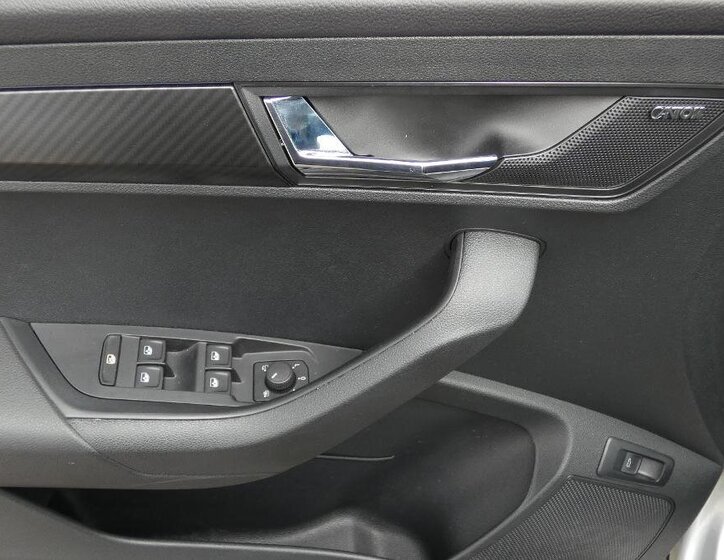 Škoda Karoq SUV / Terénní 1,5 l 110 kw