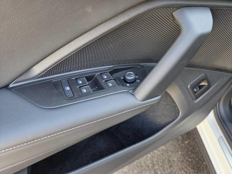 Volkswagen Tiguan SUV 2,0 l 195 kw