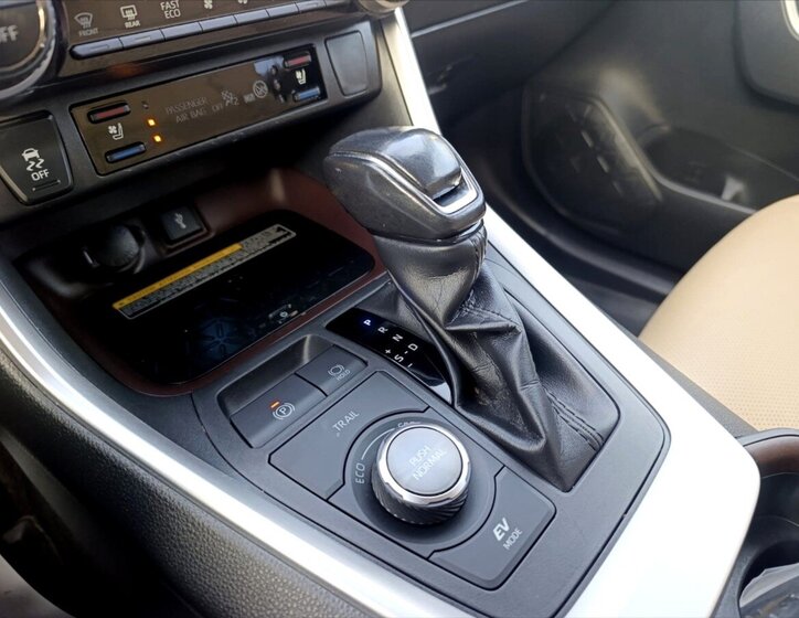 Toyota RAV4 SUV 2,5 l 131 kw