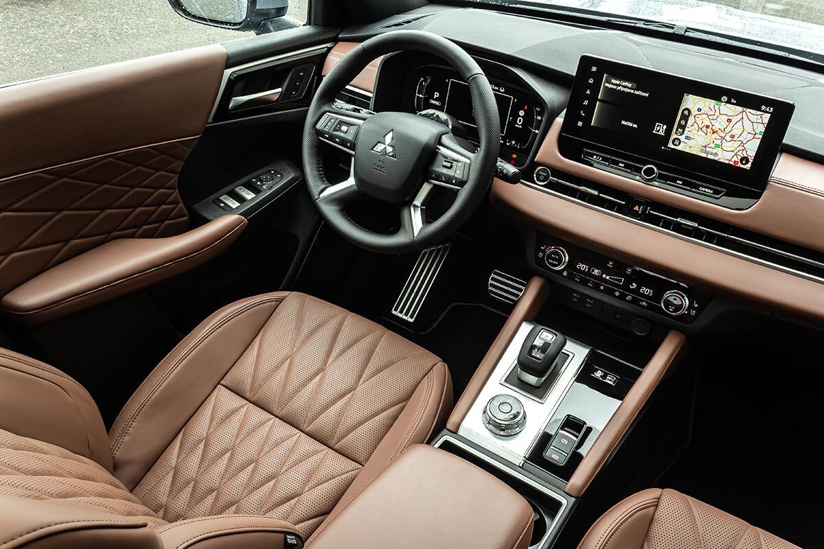 Mitsubishi Outlander SUV / Terénní 2,4 l 225 kw