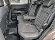 Mitsubishi Outlander 12