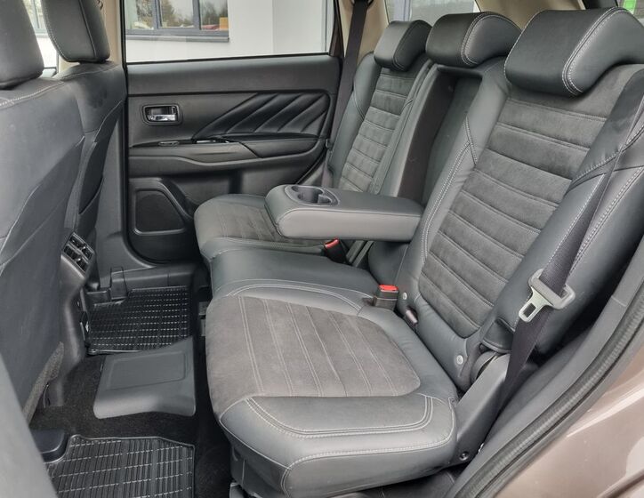 Mitsubishi Outlander 12