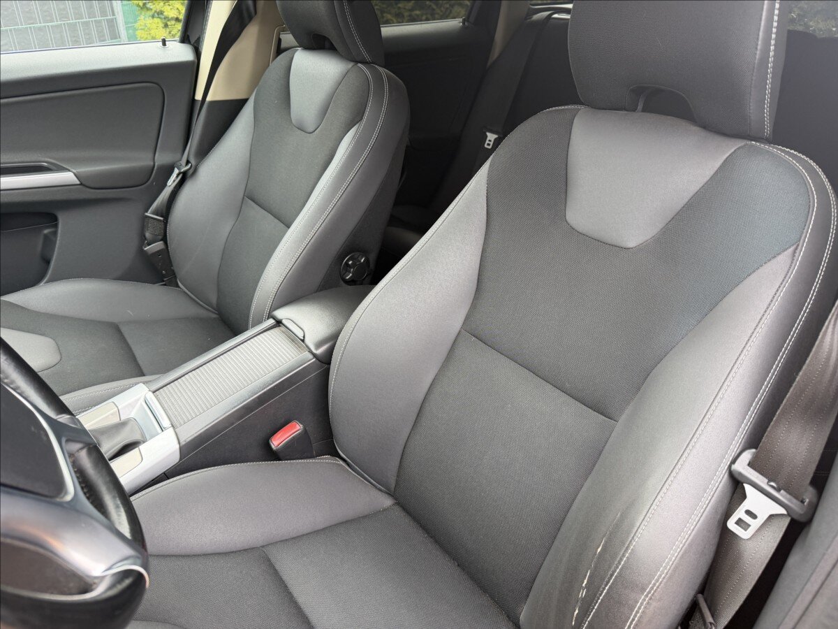 Volvo XC60 SUV / Terénní 2,4 l 165 kw