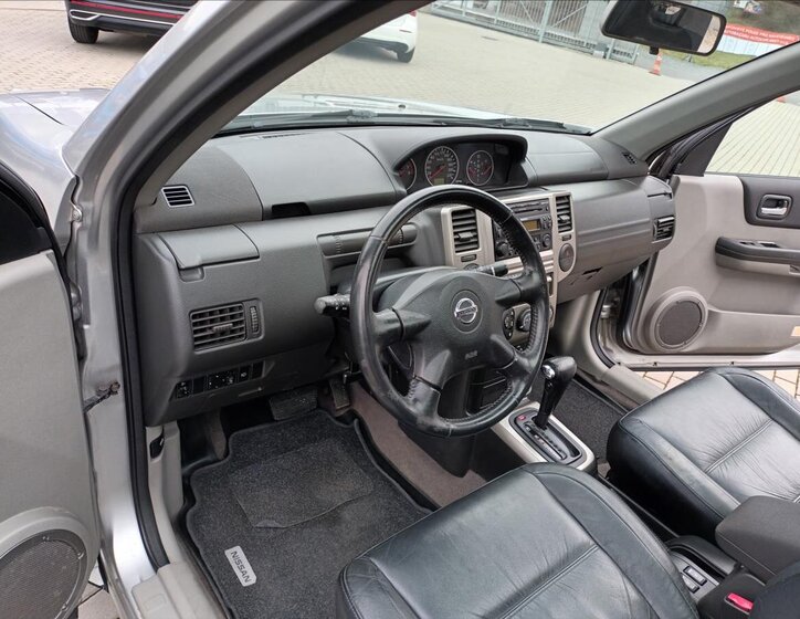 Nissan X-Trail SUV / Terénní 2,5 l 121 kw