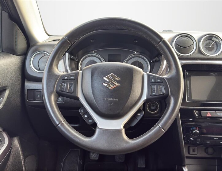 Suzuki Vitara SUV 1,4 l 103 kw