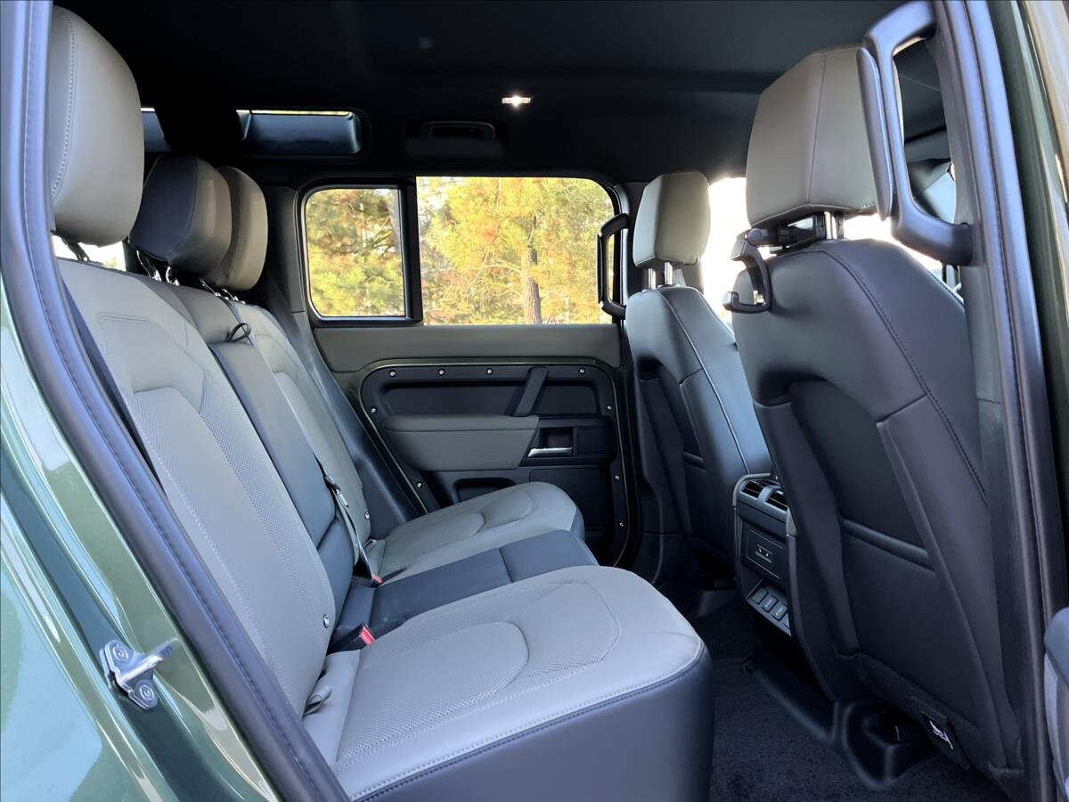 Land Rover Defender SUV / Terénní 3,0 l 183 kw