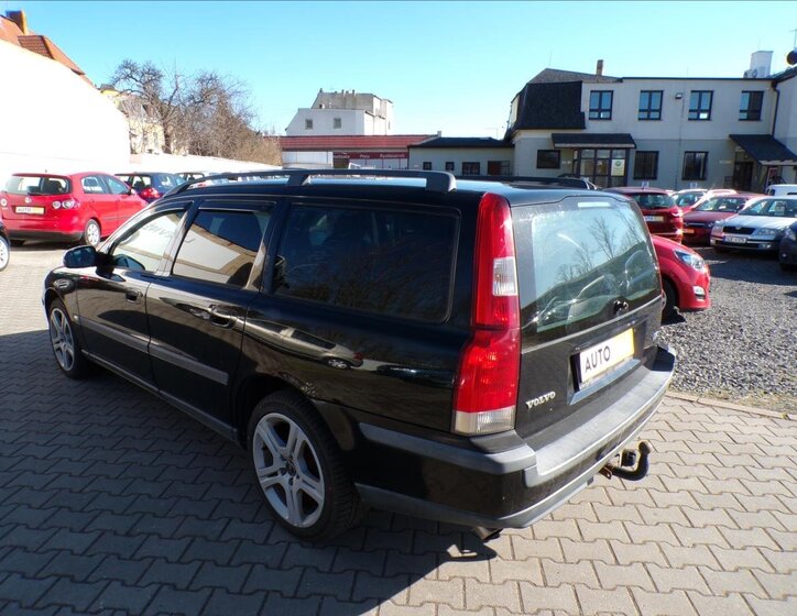 Volvo V70 Kombi 2,5 l 103 kw