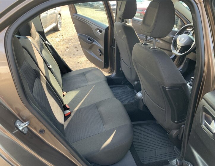 Peugeot 301 Sedan 1,6 l 85 kw