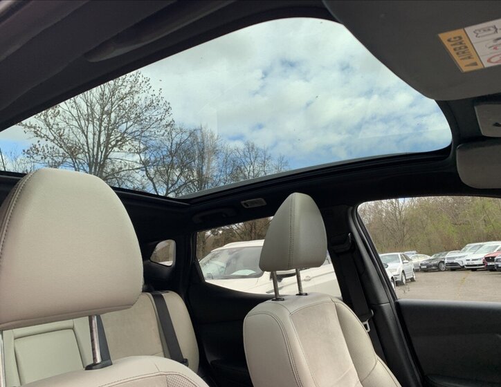 Nissan Qashqai SUV / Terénní 1,6 l 96 kw