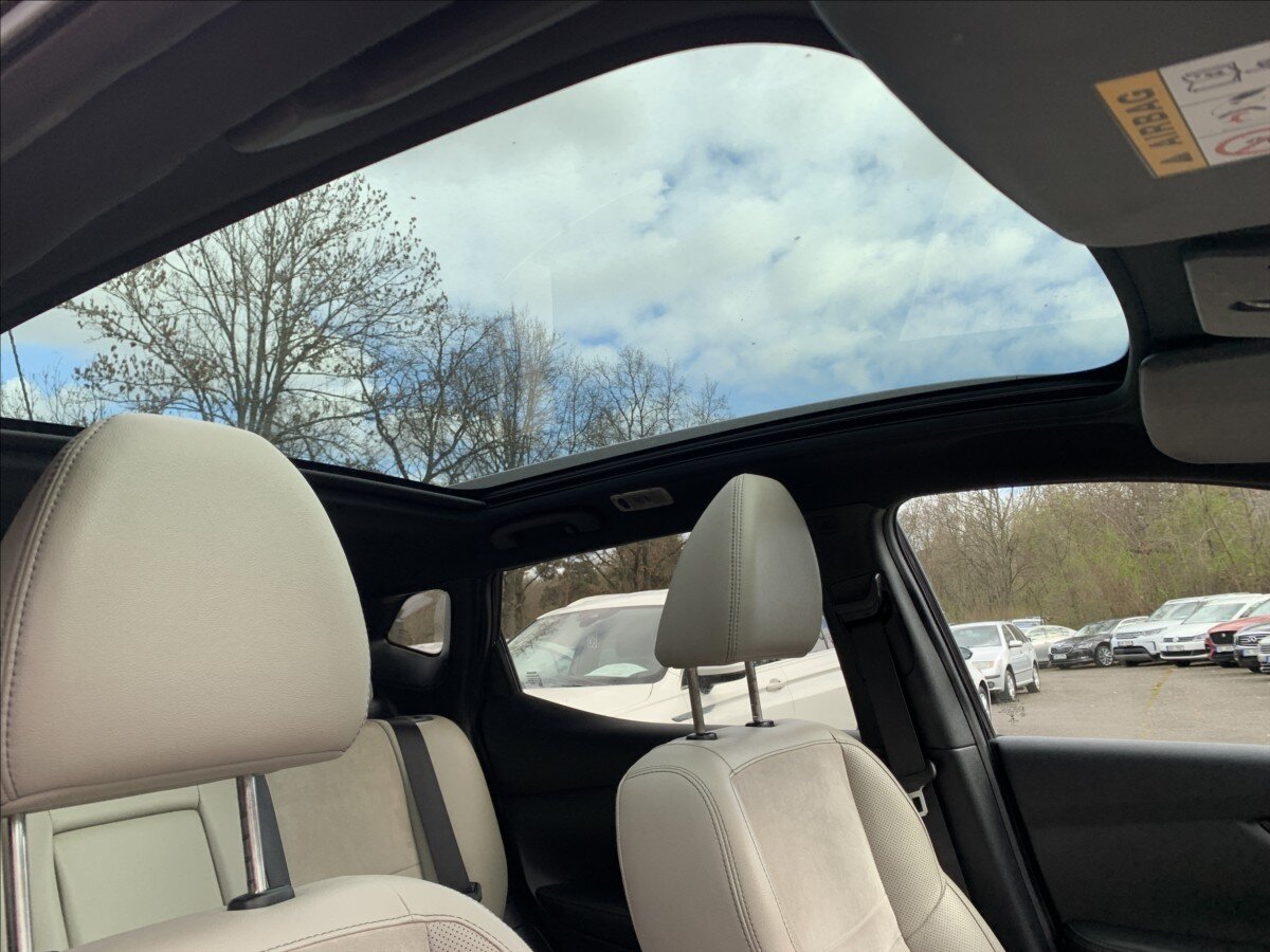 Nissan Qashqai SUV / Terénní 1,6 l 96 kw