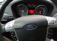 Ford Galaxy 18