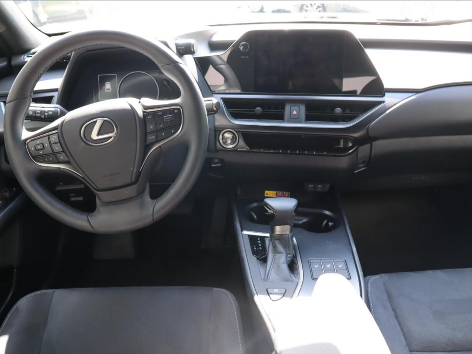 Lexus UX 250h 16