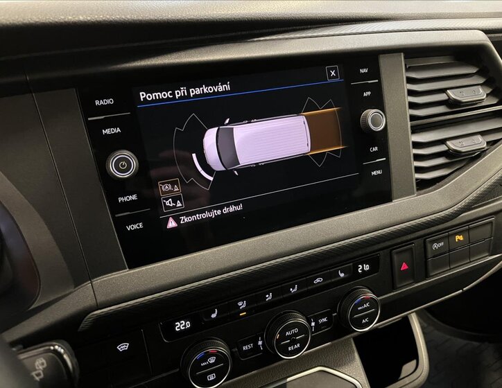 Volkswagen Caravelle 11