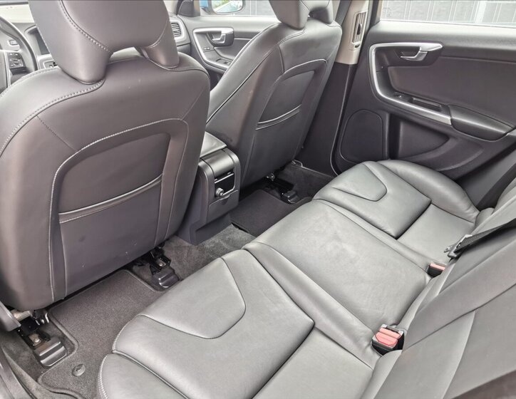 Volvo V60 Kombi 2,0 l 133 kw