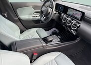 Mercedes-Benz CLA Sedan / Limuzína 1,3 l 100 kw