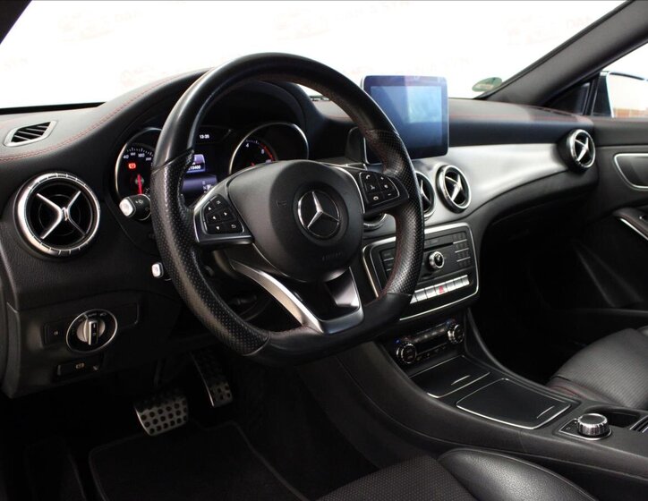 Mercedes-Benz CLA 10