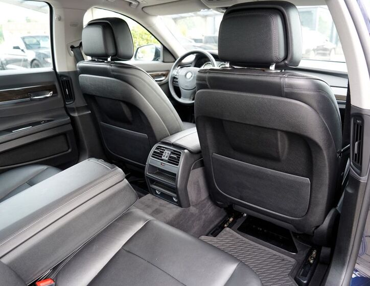 BMW Řada 7 28