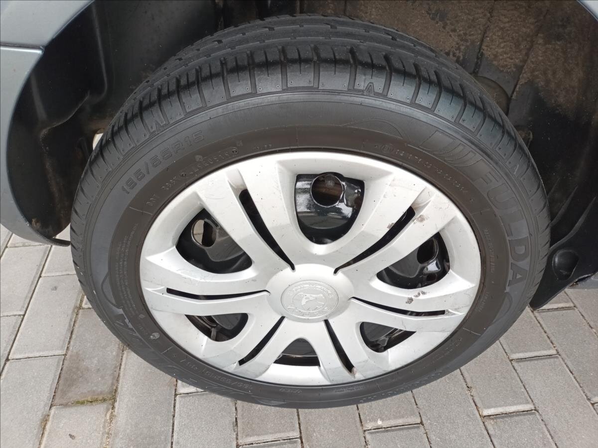 Škoda Roomster Kombi 1,2 l 63 kw