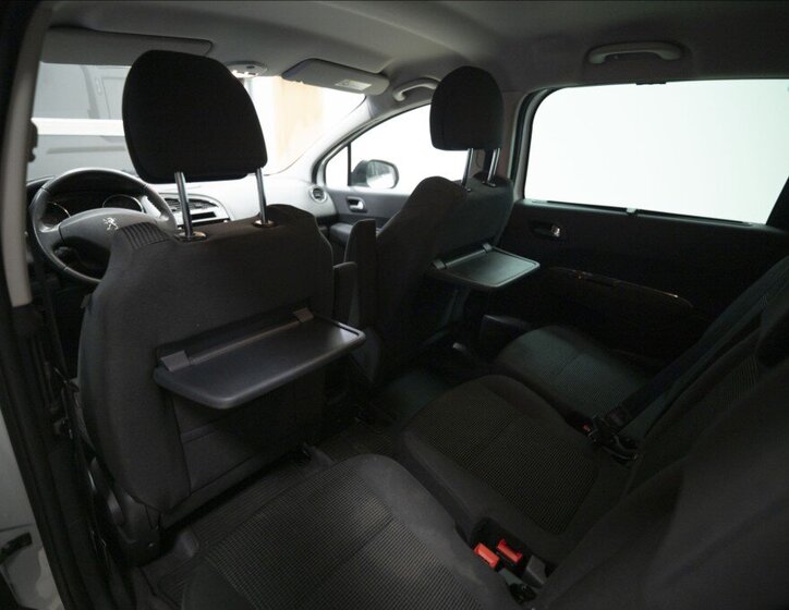 Peugeot 5008 MPV 1,6 l 88 kw