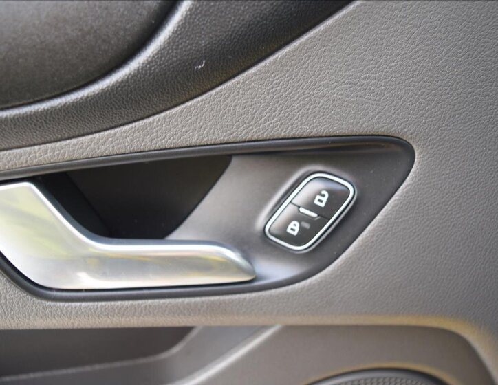 Ford Transit MPV 2,0 l 125 kw