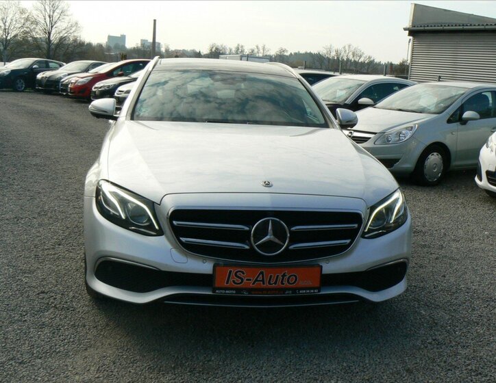 Mercedes-Benz Třídy E Kombi 2,0 l 143 kw