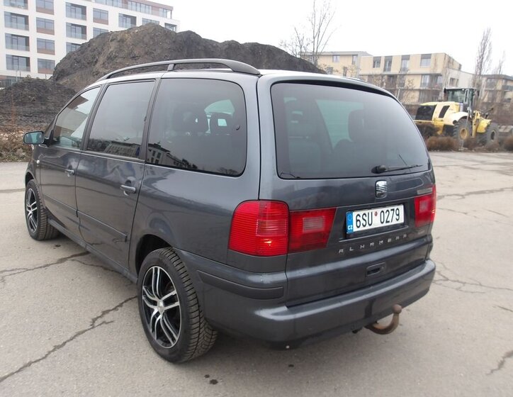 Volkswagen Sharan Kombi 2,0 l 103 kw