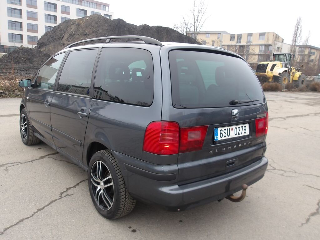 Volkswagen Sharan Kombi 2,0 l 103 kw