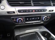 Audi Q7 25