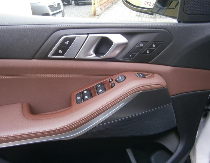 BMW X5 Kombi 3,0 l 195 kw