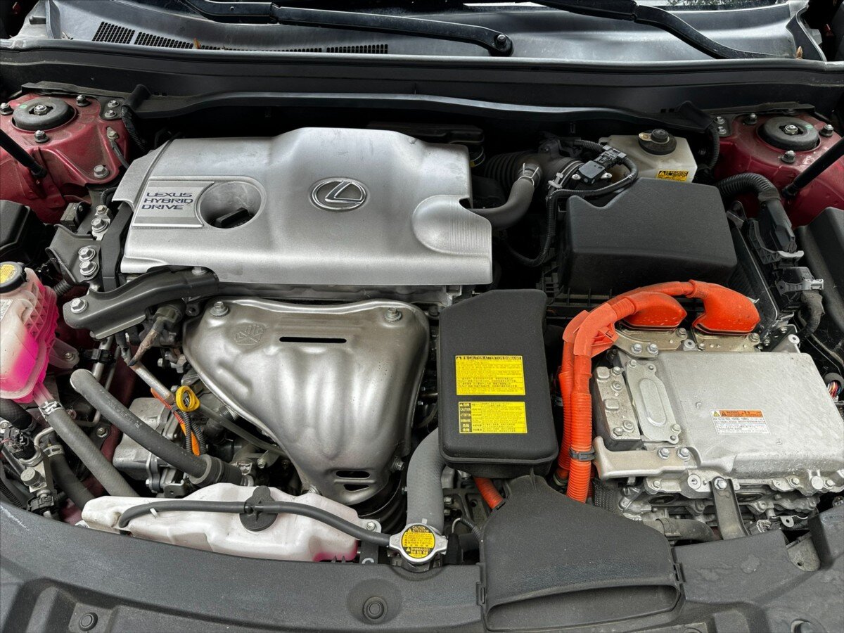 Lexus ES 300h Sedan / Limuzína 3,0 l 116 kw