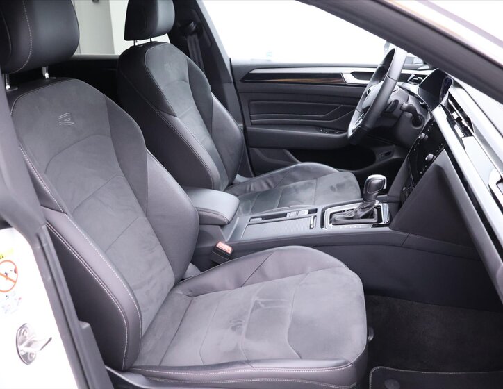 Volkswagen Arteon Kombi 2,0 l 206 kw