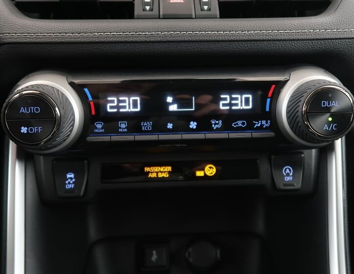 Toyota RAV4 SUV 2,0 l 129 kw