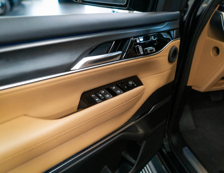 Jeep Grand Wagoneer SUV 6,4 l 351 kw