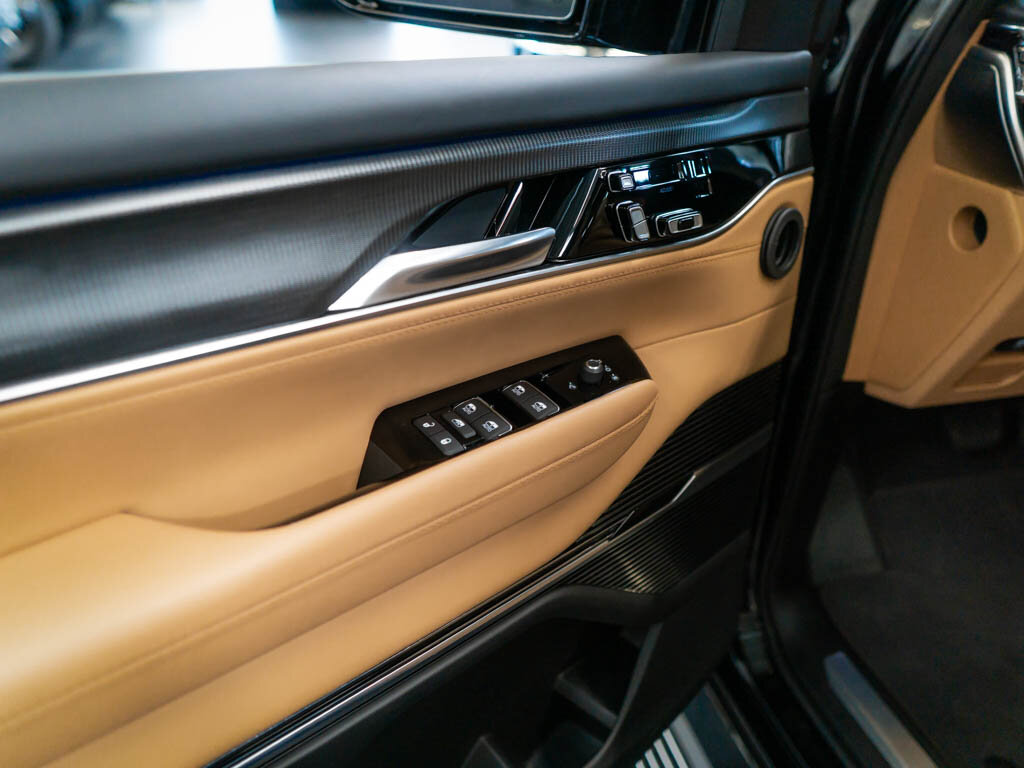 Jeep Grand Wagoneer SUV 6,4 l 351 kw