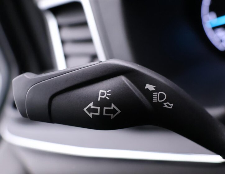 Ford Tourneo Custom Kombi 2,0 l 95 kw